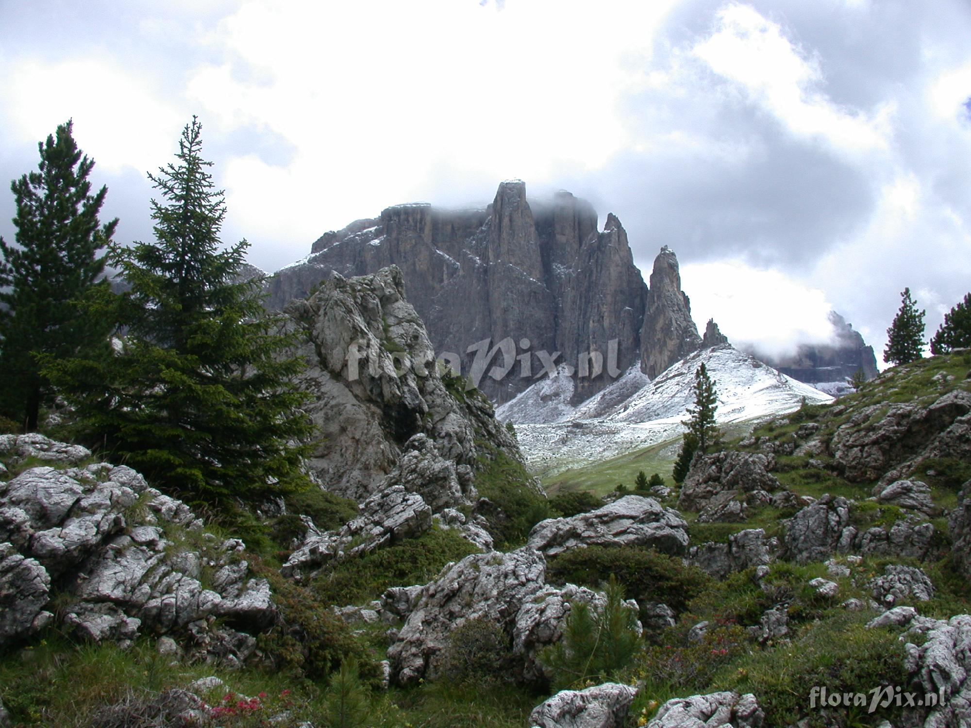 5-places Dolomite scene